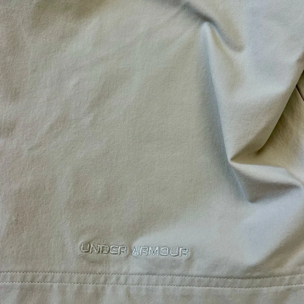 Under Armour Women’s Tan Golf Shorts Stretch Size 6